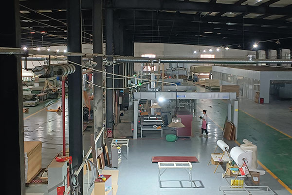 实木门源头工厂车间